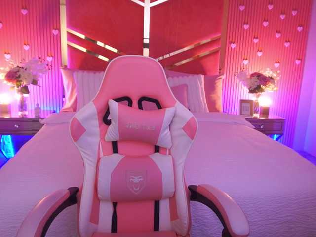 LoveeDove live cam on BongaCams