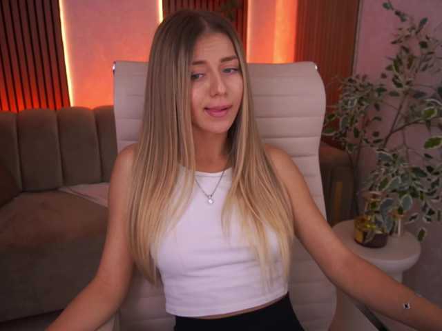 LoveeDove live cam on BongaCams