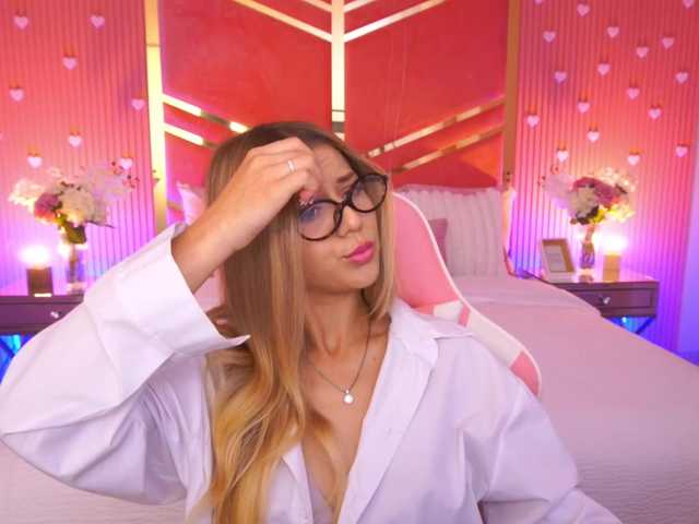 LoveeDove live cam on BongaCams