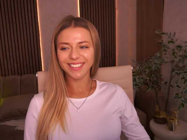 LoveeDove live cam on BongaCams
