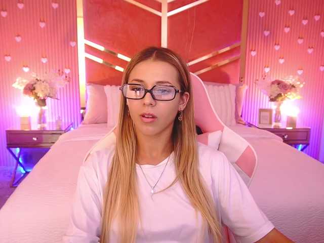 LoveeDove live cam on BongaCams