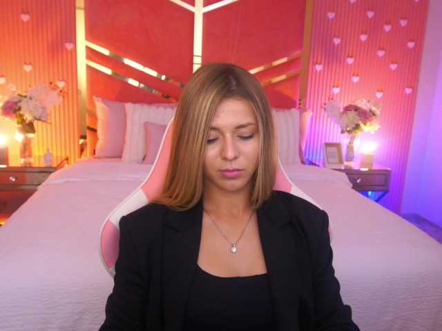 LoveeDove live cam on BongaCams