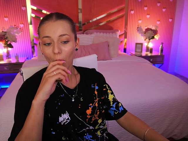 LoveeDove live cam on BongaCams