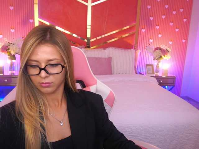 LoveeDove live cam on BongaCams