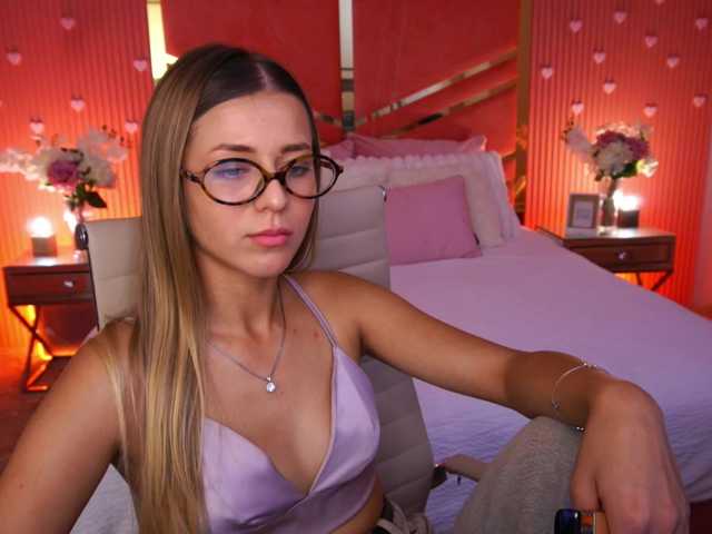 LoveeDove live cam on BongaCams