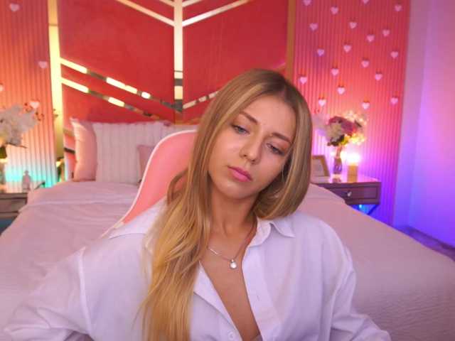 LoveeDove live cam on BongaCams