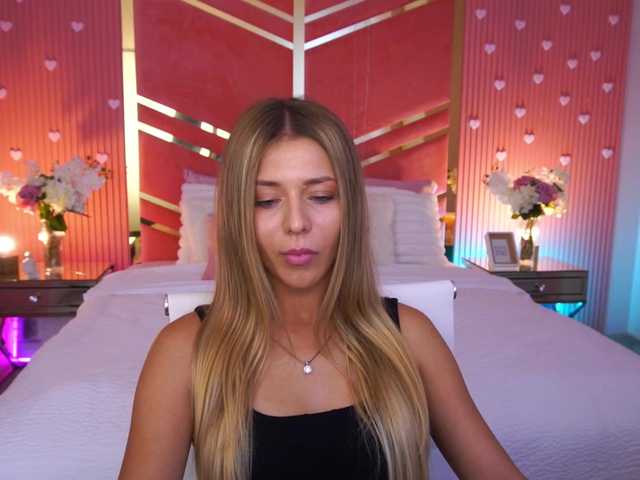 LoveeDove live webcam show