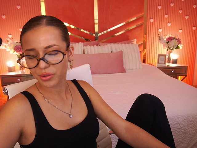 LoveeDove live cam on BongaCams