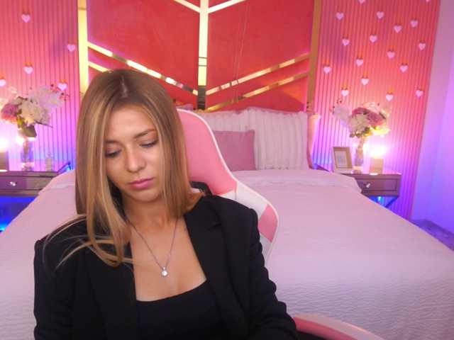 LoveeDove live cam on BongaCams