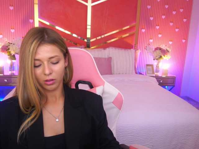 LoveeDove live cam on BongaCams