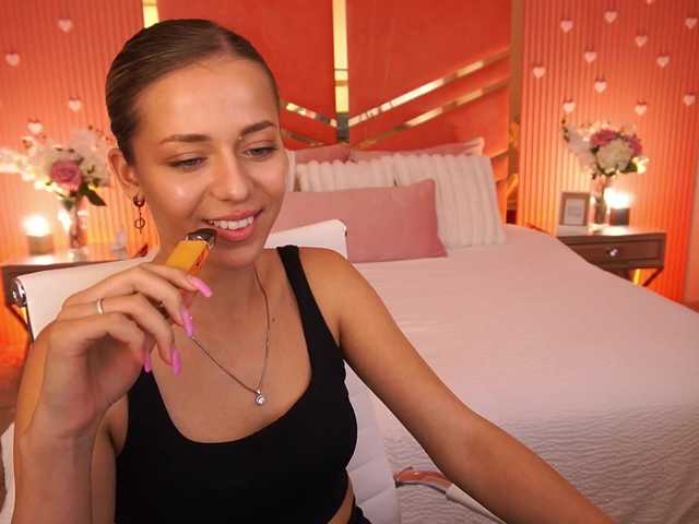 LoveeDove live cam on BongaCams
