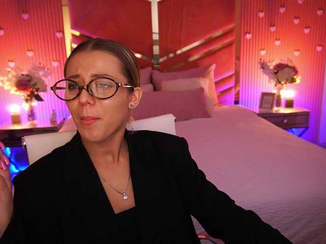LoveeDove live cam on BongaCams