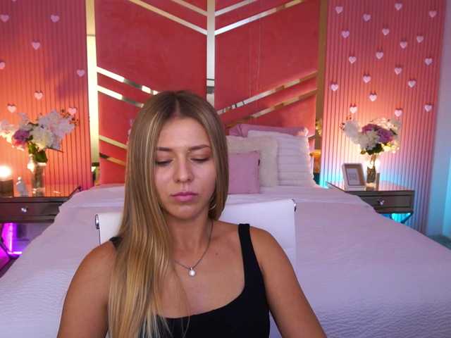 LoveeDove live cam on BongaCams