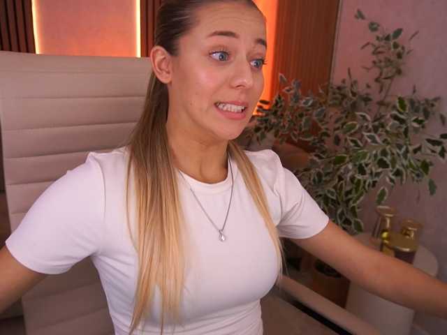 LoveeDove live cam on BongaCams