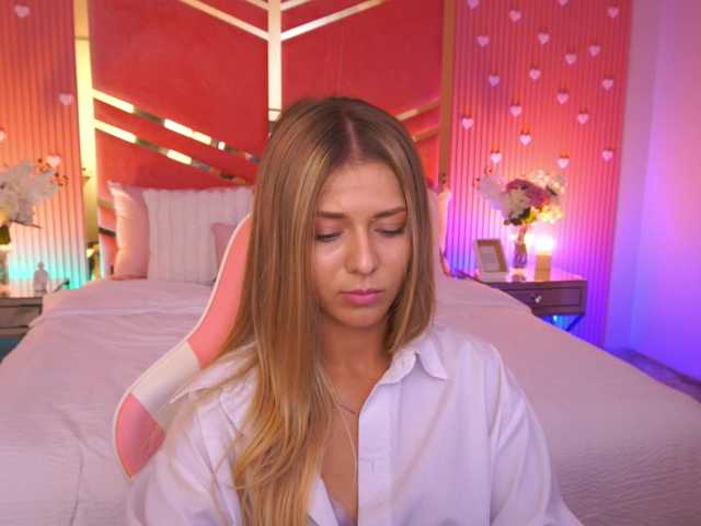 LoveeDove live cam on BongaCams