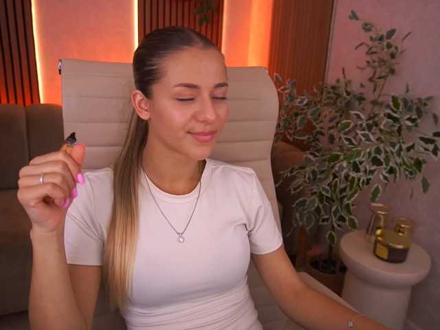 LoveeDove live cam on BongaCams