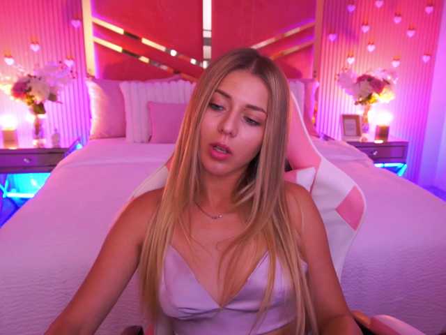 LoveeDove live cam on BongaCams