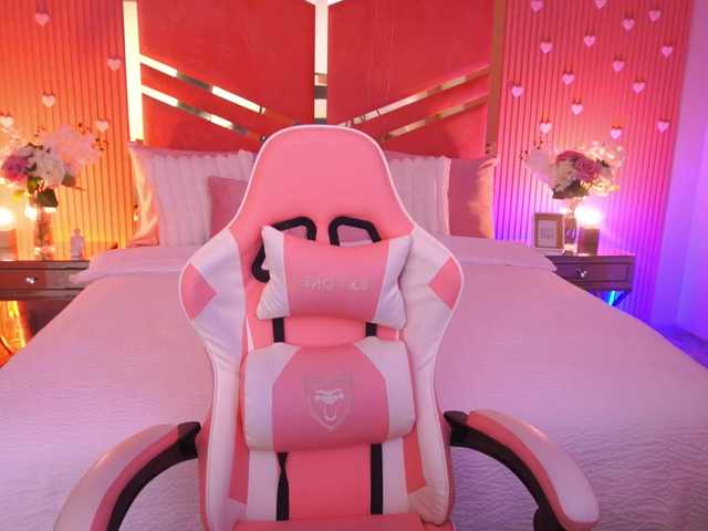 LoveeDove live cam on BongaCams