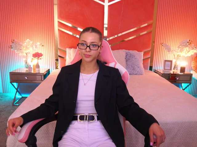 LoveeDove live cam on BongaCams