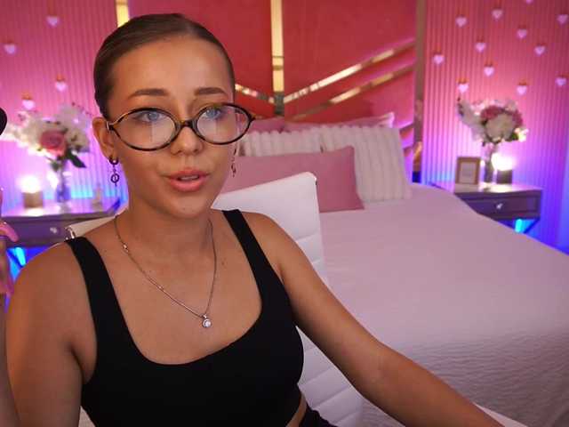 LoveeDove live cam on BongaCams