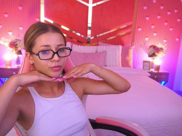 LoveeDove live cam on BongaCams