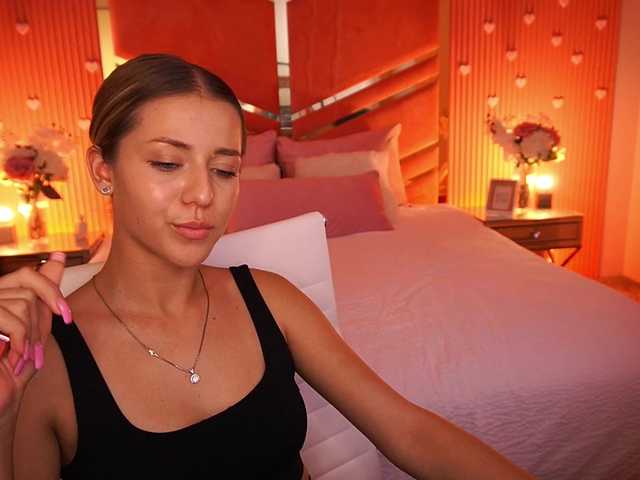 LoveeDove live cam on BongaCams