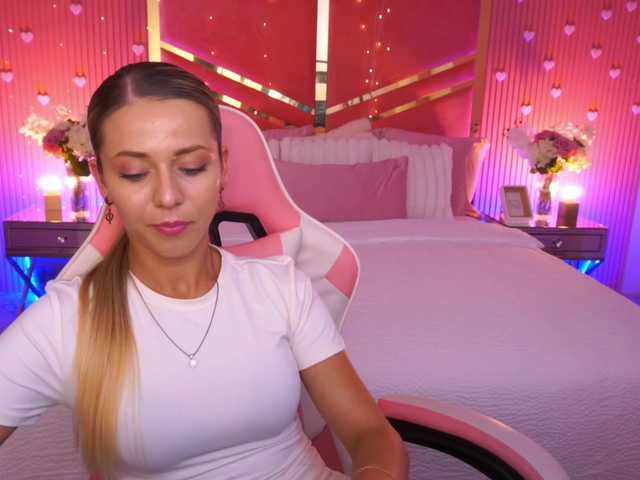LoveeDove live cam on BongaCams