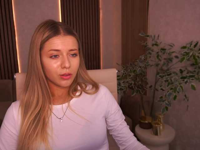 LoveeDove live cam on BongaCams