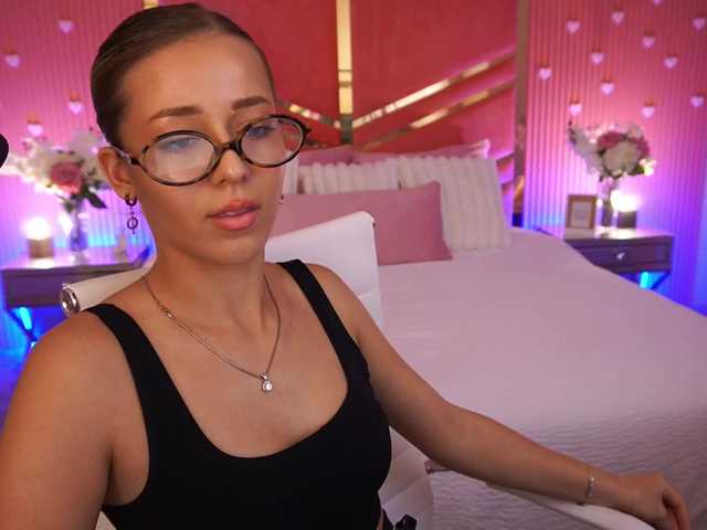 LoveeDove live cam on BongaCams