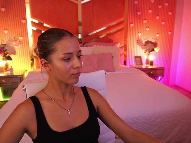 LoveeDove live cam on BongaCams