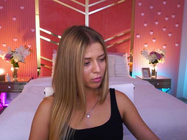 LoveeDove live webcam show