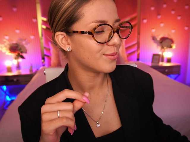 LoveeDove live cam on BongaCams