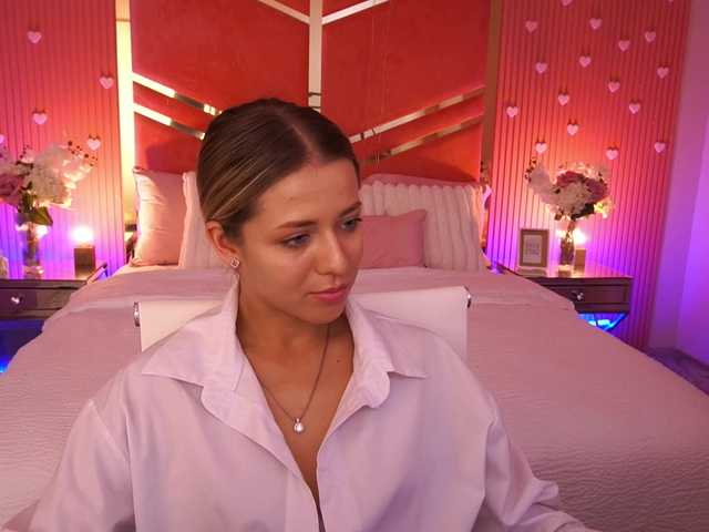 LoveeDove live webcam show