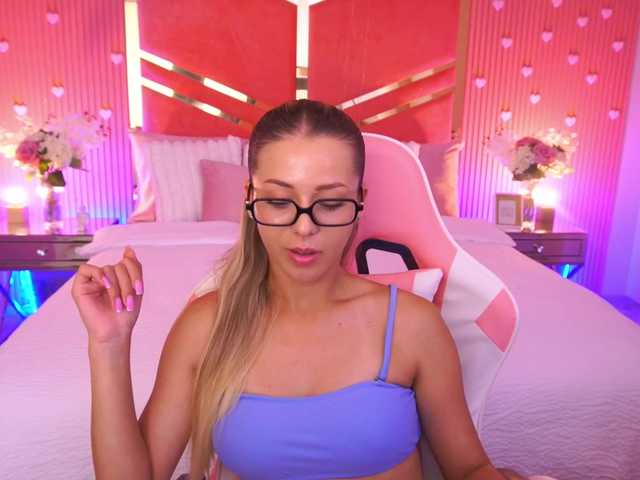 LoveeDove live cam on BongaCams