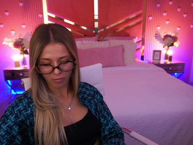 LoveeDove live cam on BongaCams