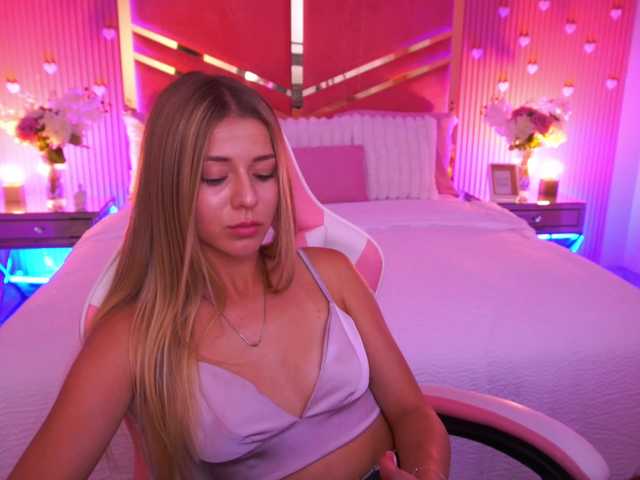 LoveeDove live cam on BongaCams