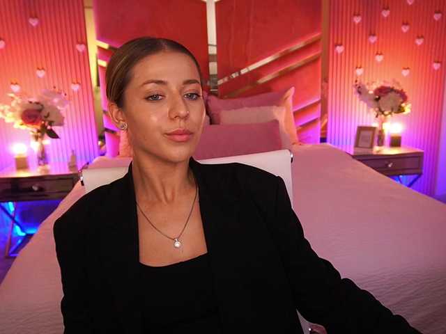 LoveeDove live cam on BongaCams