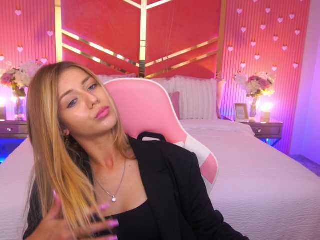 LoveeDove live cam on BongaCams