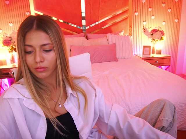LoveeDove live cam on BongaCams