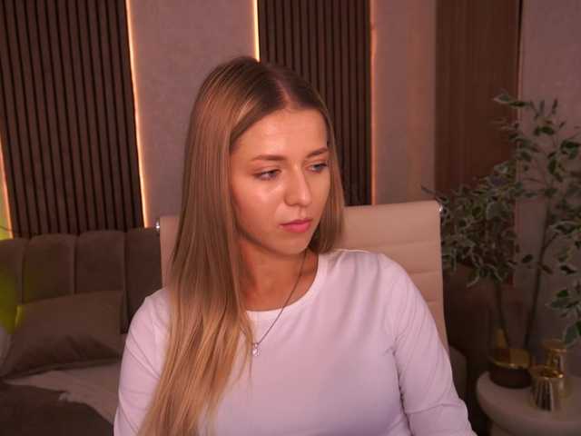 LoveeDove live cam on BongaCams