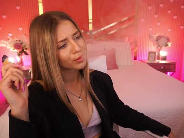 LoveeDove live cam on BongaCams