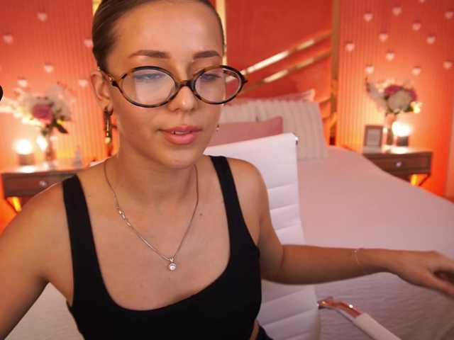 LoveeDove live cam on BongaCams