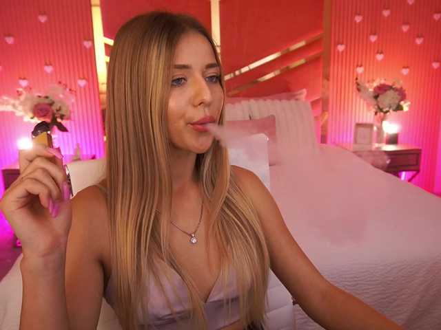 LoveeDove live cam on BongaCams