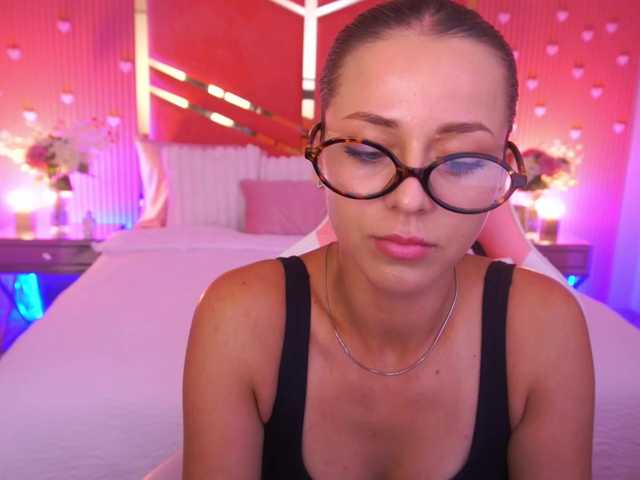LoveeDove live cam on BongaCams