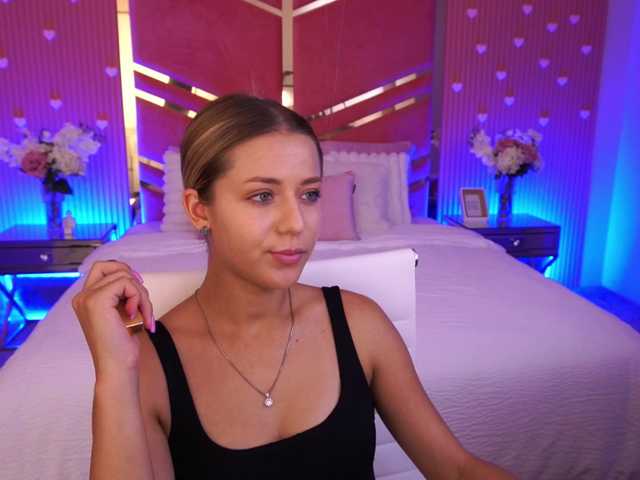LoveeDove live cam on BongaCams