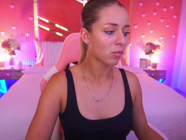 LoveeDove live cam on BongaCams