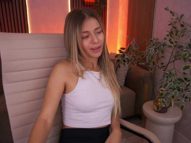 LoveeDove live cam on BongaCams