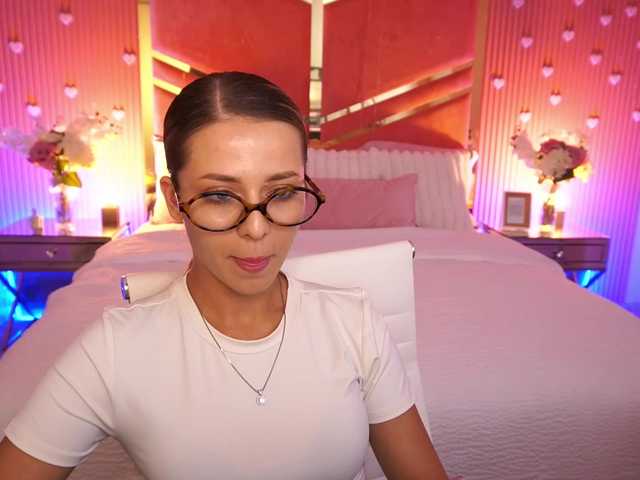 LoveeDove live webcam show