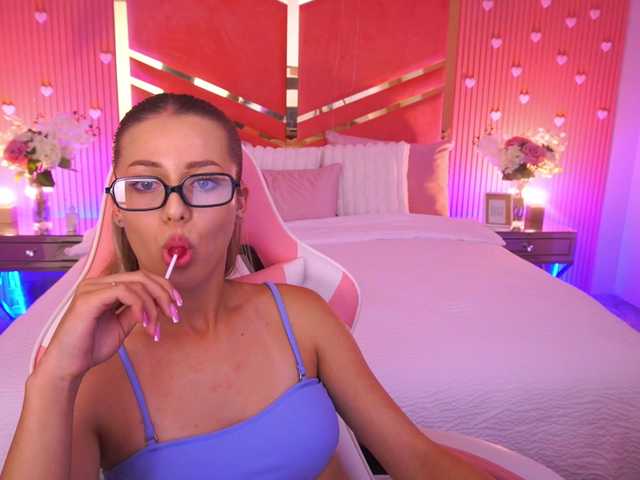 LoveeDove live cam on BongaCams