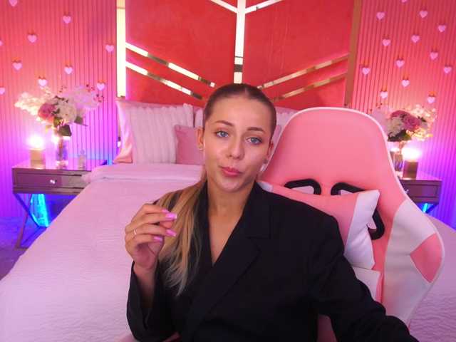 LoveeDove live cam on BongaCams